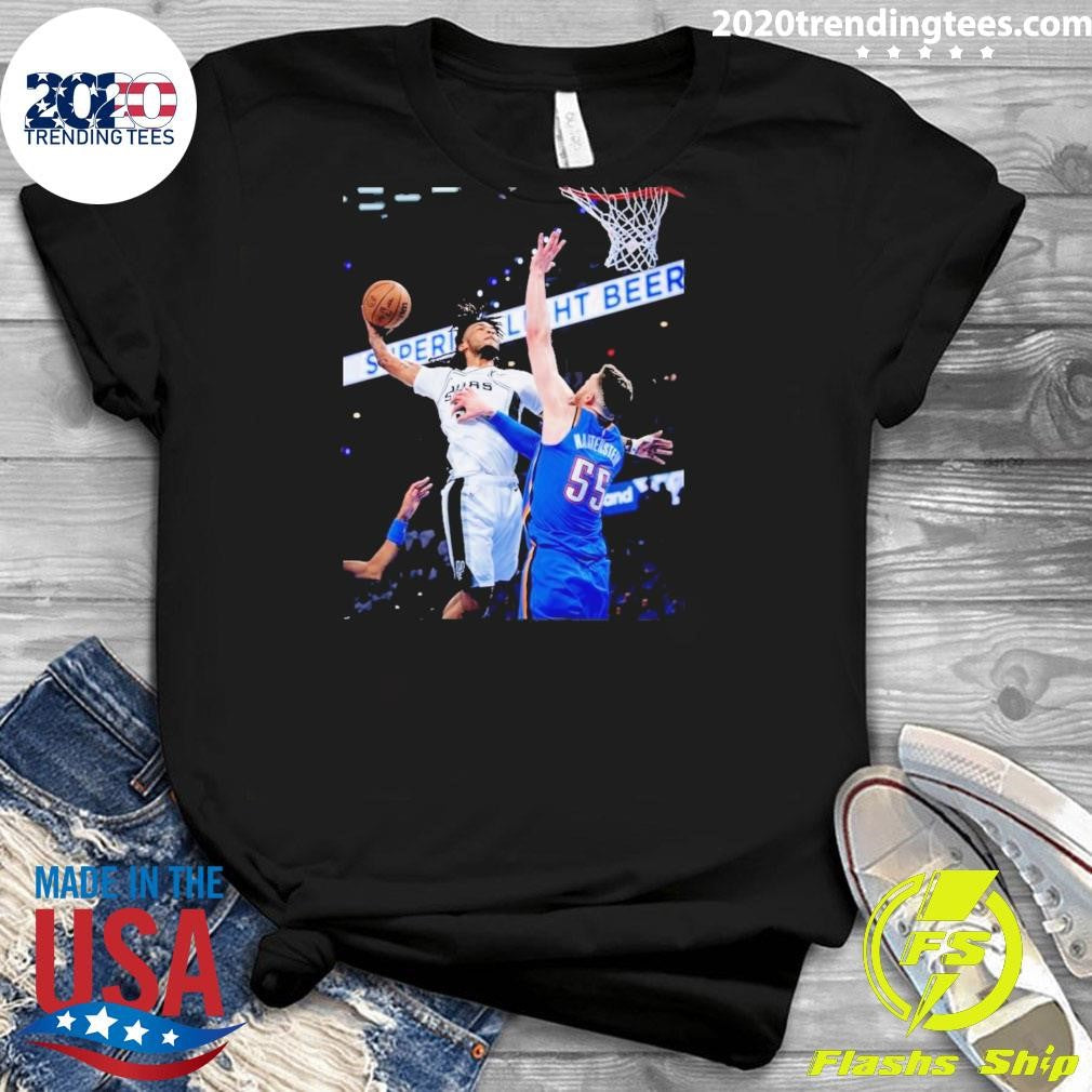 Castle Spurs Dunk In Front Isaiah Hartenstein Shir