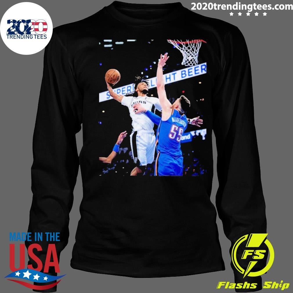 Castle Spurs Dunk In Front Isaiah Hartenstein Shir