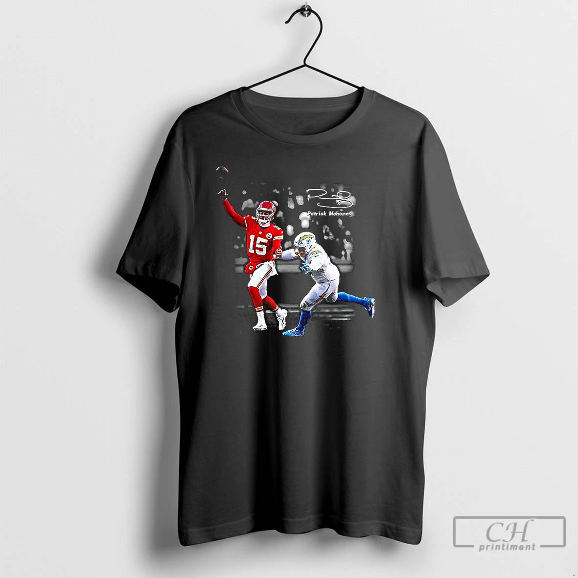 Classic Patrick Mahomes Kansas City Chiefs Football 2025 Throw The Ball Signature T Shirts Sweater