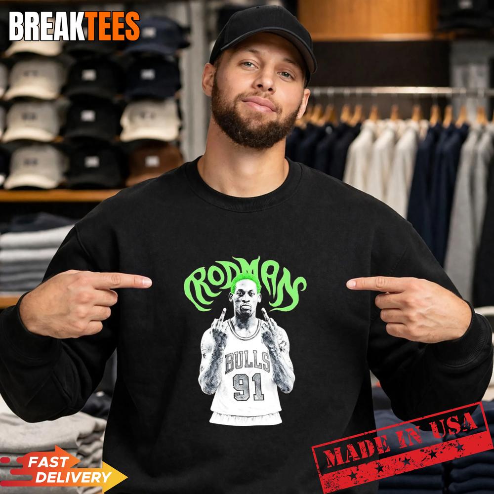 Dennis Rodman Chicago Bulls NBA basketball legend middle finger T-Shirt