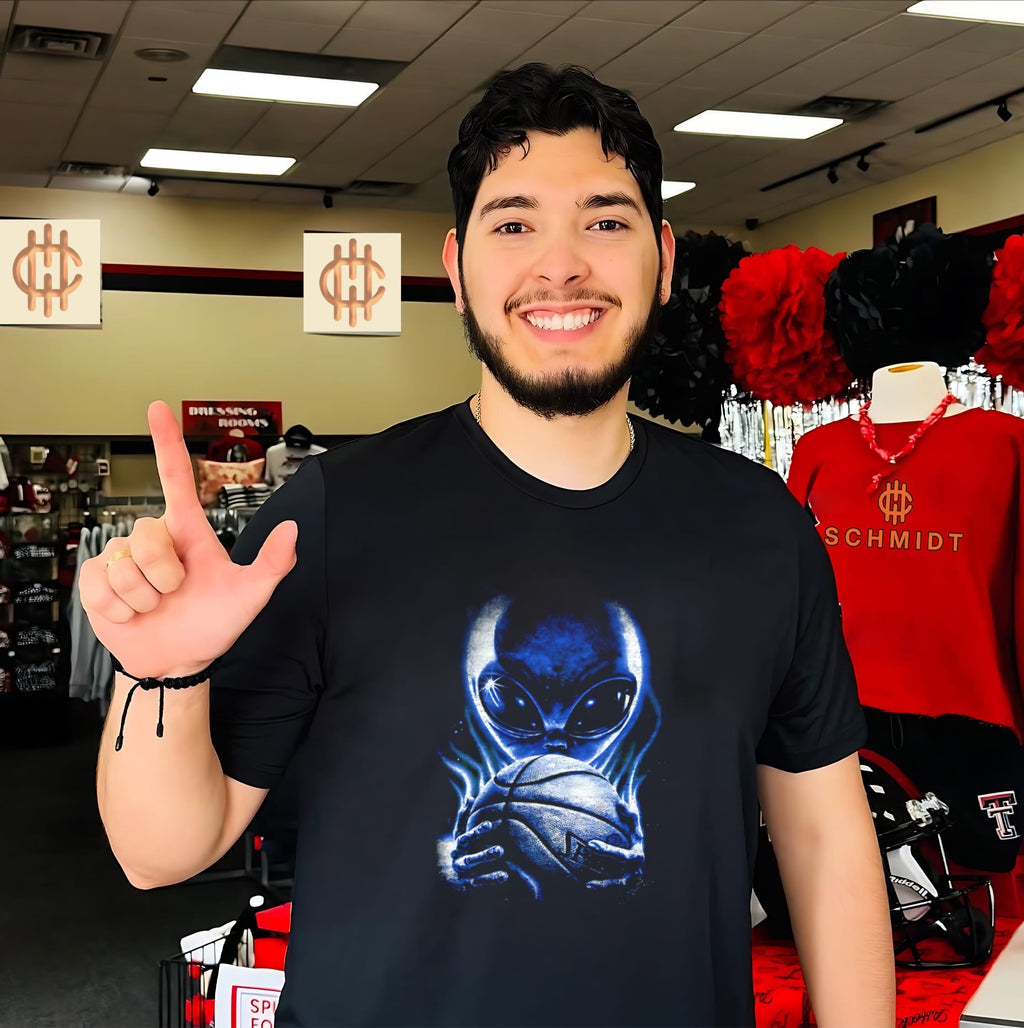 San Antonio Spurs alien holding basketball retro shirt