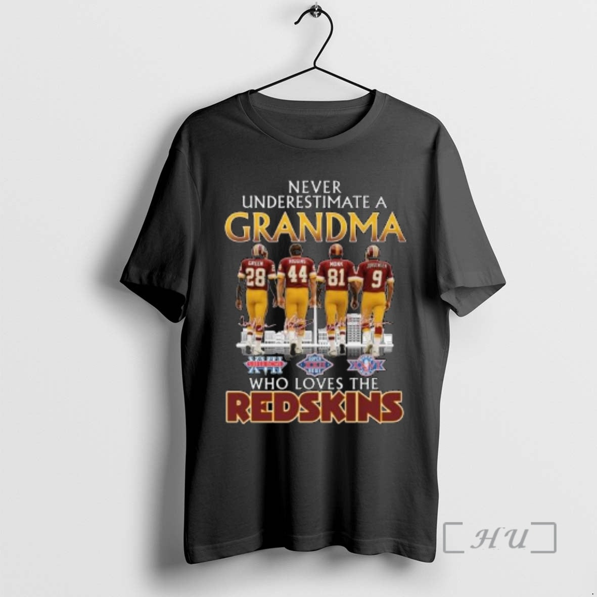 Trending Never Underestimate A Grandma Who Loves The Washington Redskins Legends Signatures Circle Black Premium