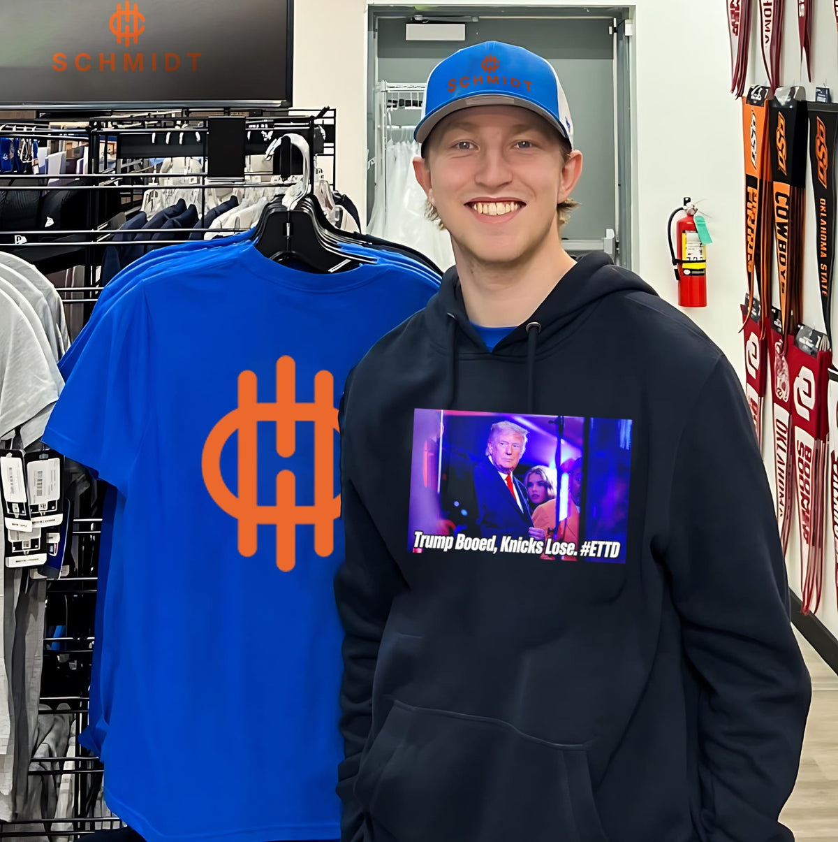 Trump Booed Knicks lose ETTD shirt