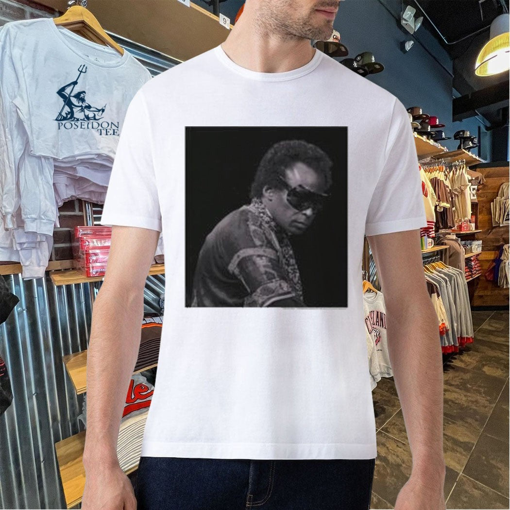 Miles Davis Md100 Black & White Sunglasses Portrait T-shirt
