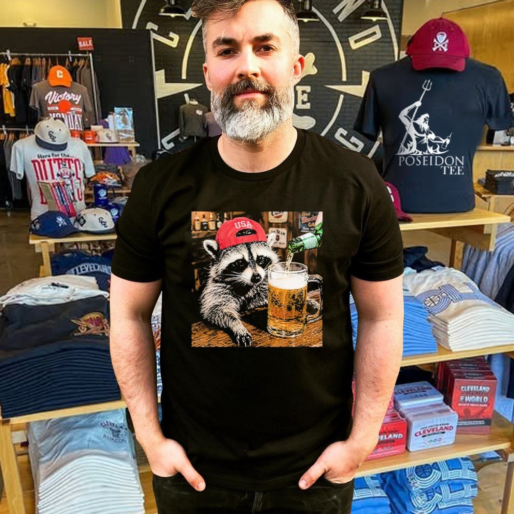 Raccoon Drinking Beer Patriotic Usa T-shirt