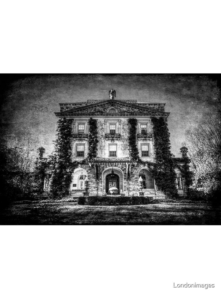 Ghostly Manor House by Londonimages