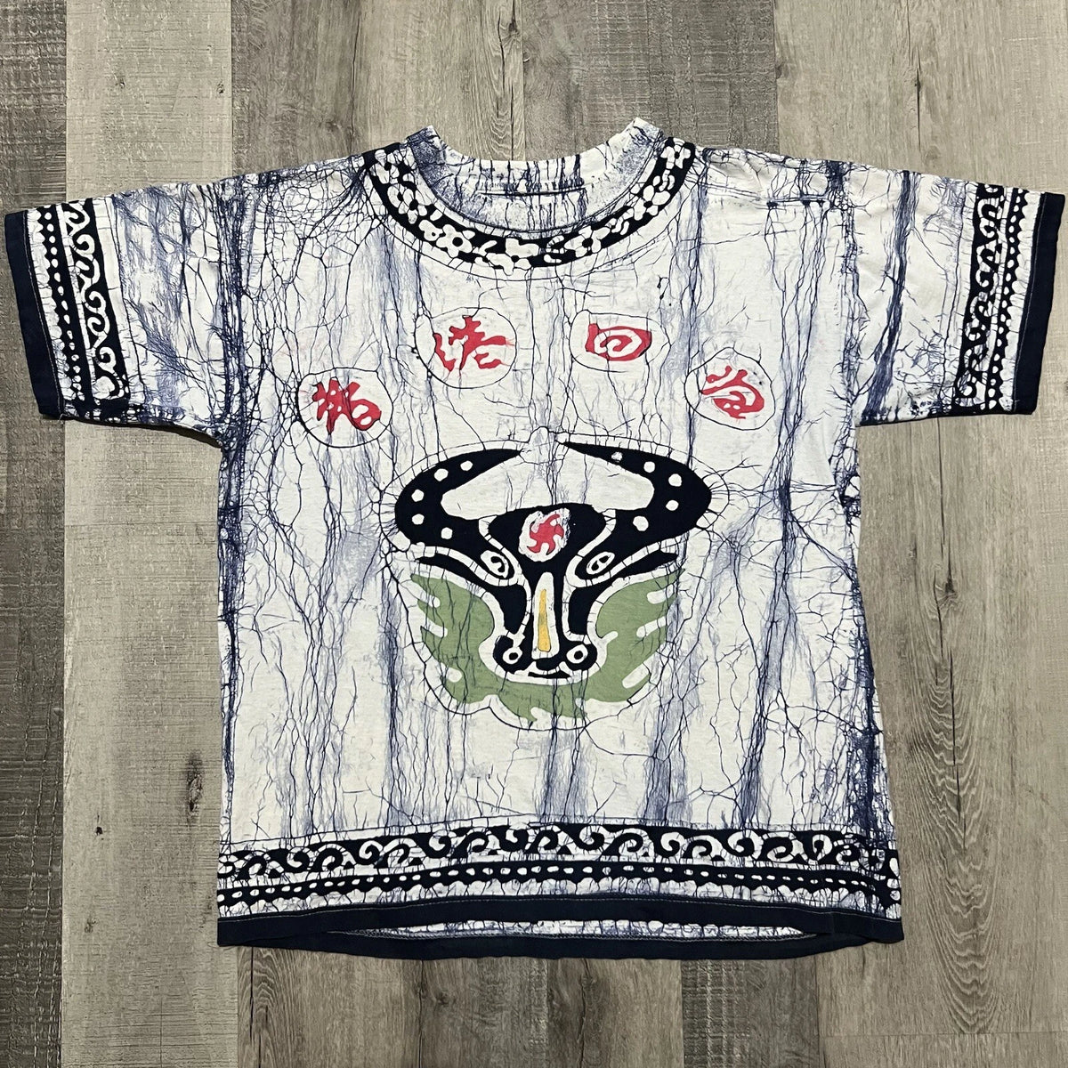 VTG Abstract Artistic Japanese Fish/Bull AOP Floral Collar Double Sided T Shirt