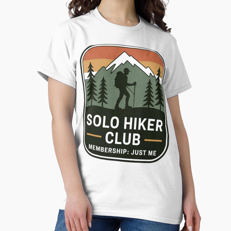 Solo Hiker Club – Vintage Outdoor Badge Design by CrunchyGoats